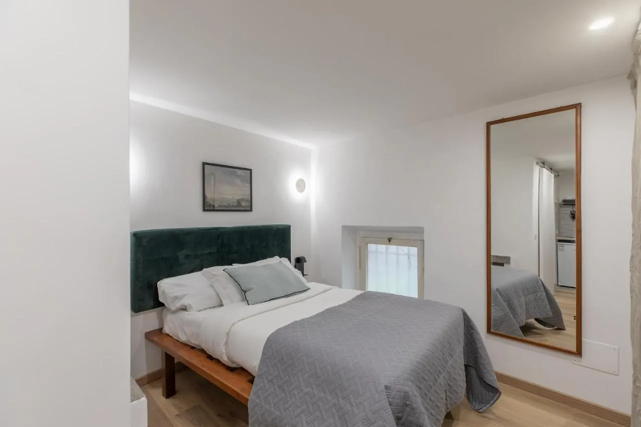 Iflat Small Studio In The Heart Of Trastevere Apartment Rome