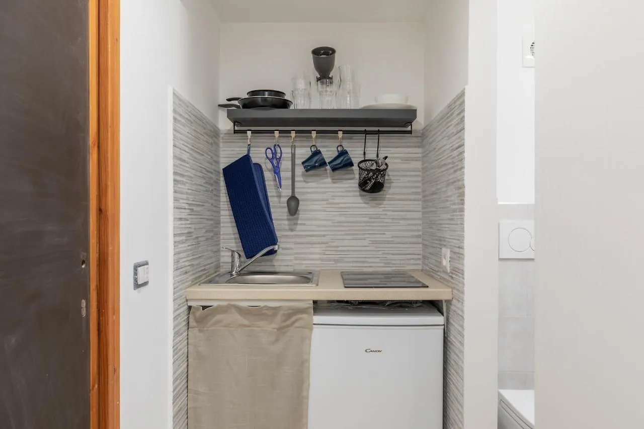 Iflat Small Studio In The Heart Of Trastevere Apartment Rome 0*,